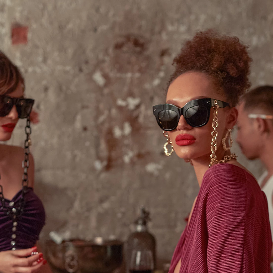 Linda Farrow Women's The Dunaway | Oversized Sunglasses In Black Frame (C1) 6 Linda Farrow Women's The Dunaway | Oversized Sunglasses In Black Frame (C1)