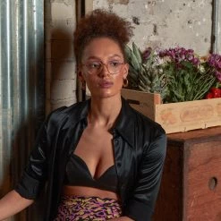 LINDA FARROW (U.K.) Jules Oval Optical Frame In Yellow Gold And Black 9 LINDA FARROW (U.K.) Jules Oval Optical Frame In Yellow Gold And Black