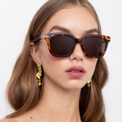 Linda Farrow Linear Empire A D-Frame Sunglasses In Tortoiseshell
