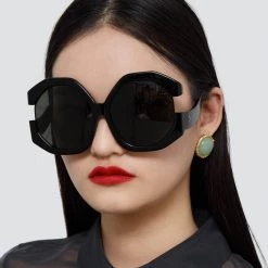 LINDA FARROW UK Women's Bardot Oversized Sunglasses In Black