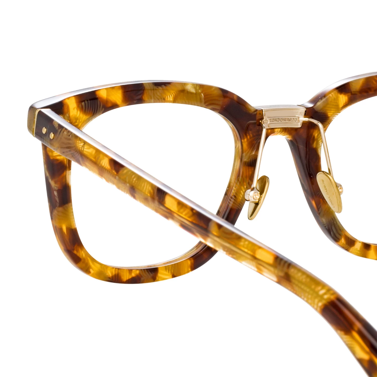 LINDA FARROW (U.K.) Burton Optical D-Frame In Tobacco Tortoiseshell The LINDA FARROW Spring/Summer '22 Collection 4 LINDA FARROW (U.K.) Burton Optical D-Frame In Tobacco Tortoiseshell The LINDA FARROW Spring/Summer '22 Collection