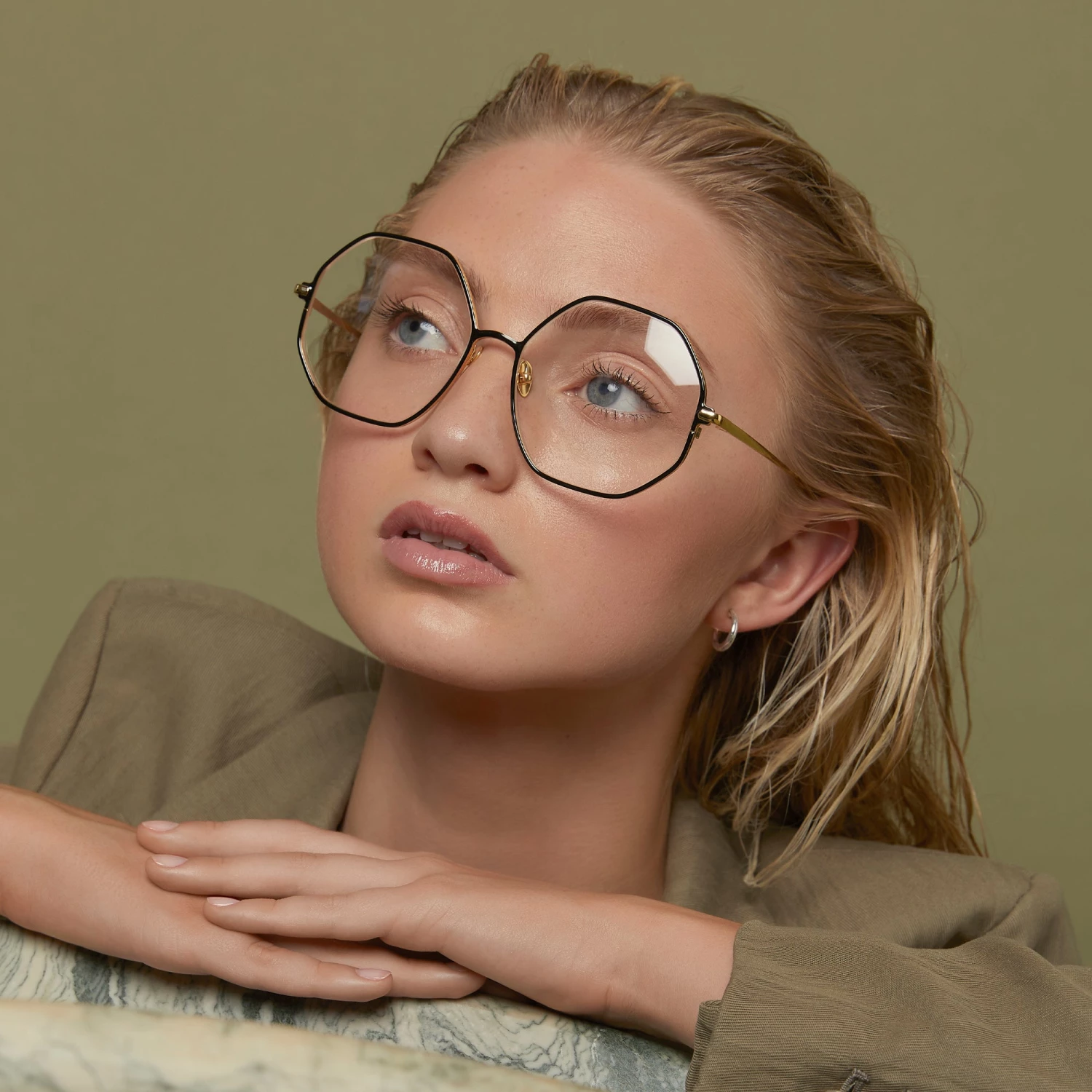 LINDA FARROW (U.K.) Hexagon Leif Oversized Optical Frame In Light Gold And Cream 5 LINDA FARROW (U.K.) Hexagon Leif Oversized Optical Frame In Light Gold And Cream