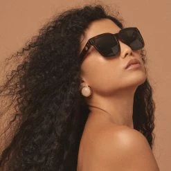 LINDA FARROW (U.K.) Freya Square Sunglasses In Tortoiseshell 7 LINDA FARROW (U.K.) Freya Square Sunglasses In Tortoiseshell