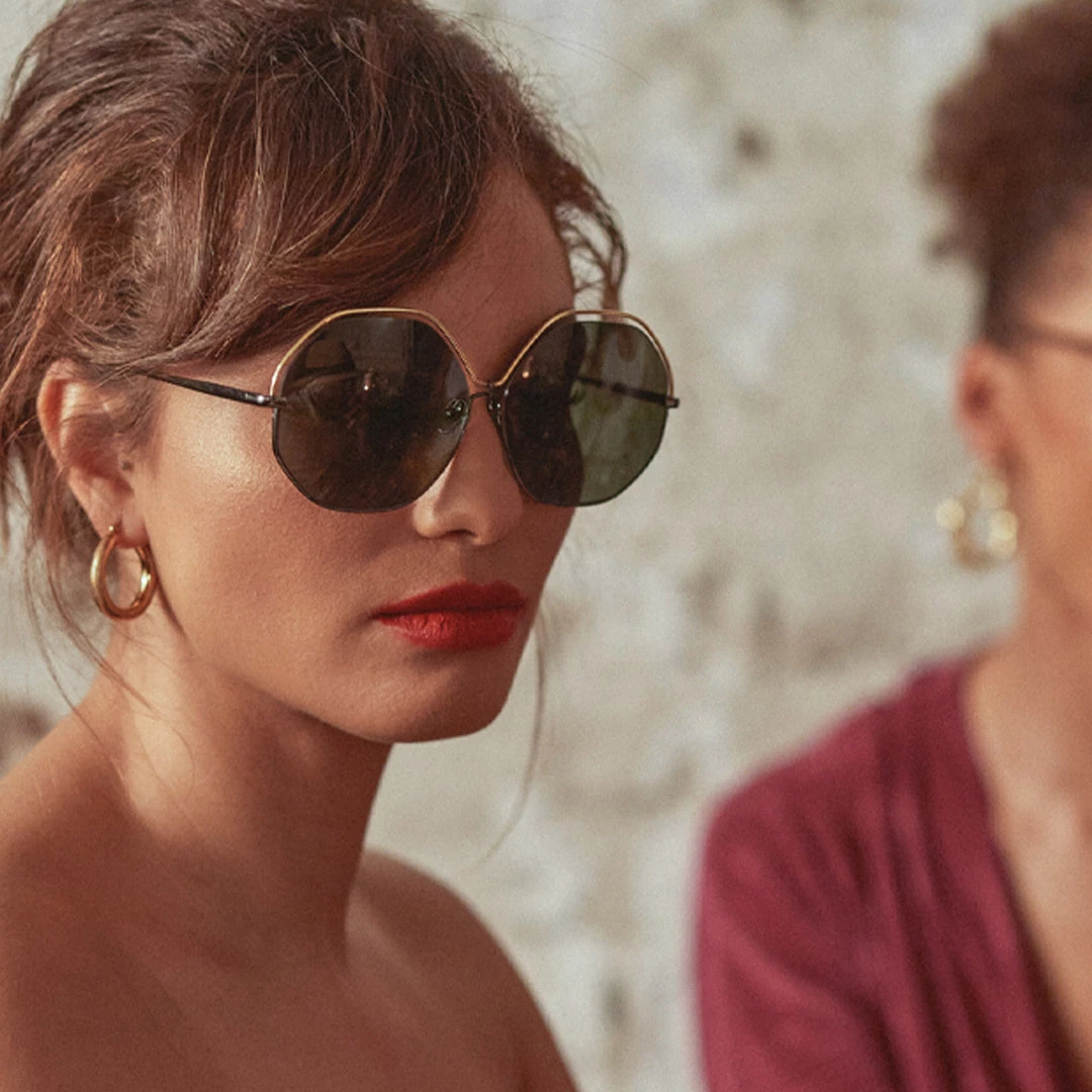 LINDA FARROW (U.K.) Lorena Oversized Sunglasses In Yellow Gold 5 LINDA FARROW (U.K.) Lorena Oversized Sunglasses In Yellow Gold