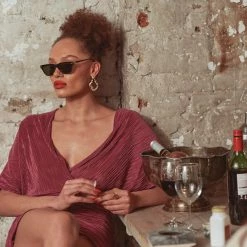 Linda Farrow Linear The LINEAR Collection Mae Cat Eye Sunglasses In Black 7 Linda Farrow Linear The LINEAR Collection Mae Cat Eye Sunglasses In Black