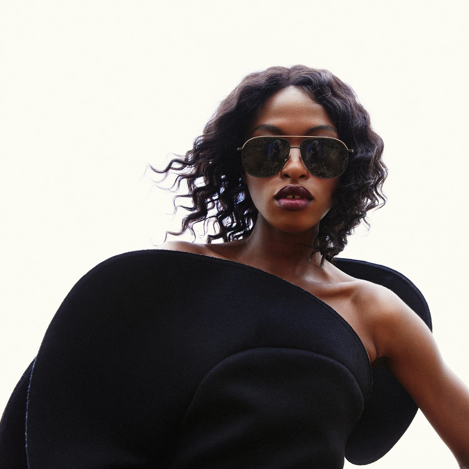 LINDA FARROW (U.K.) Matis Aviator Sunglasses In Black 1 LINDA FARROW (U.K.) Matis Aviator Sunglasses In Black