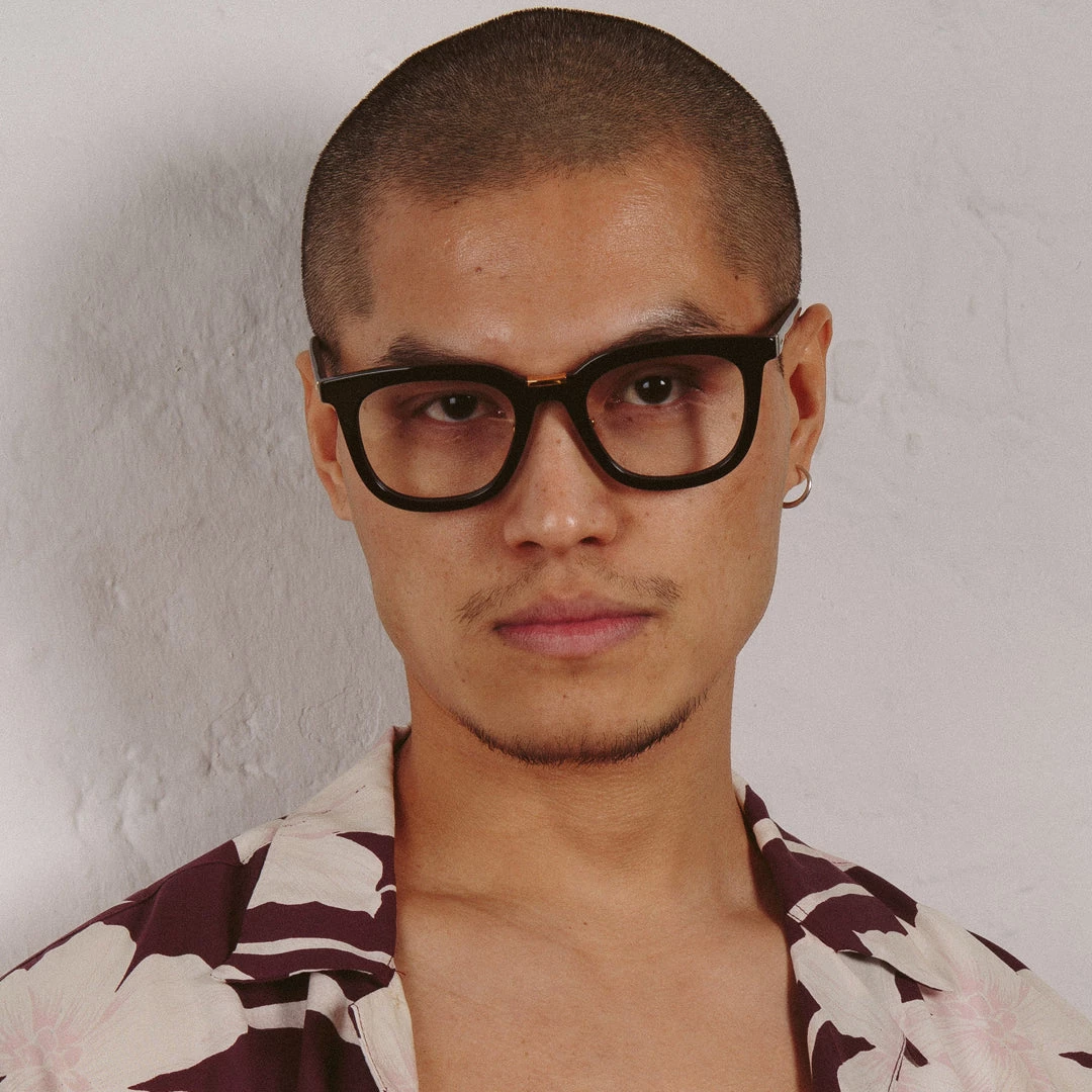 LINDA FARROW (U.K.) Burton Optical D-Frame In Black 2 LINDA FARROW (U.K.) Burton Optical D-Frame In Black